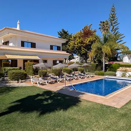 Casa Dos Pinheiros, Sesmarias, Albufeira Tatil Evi *